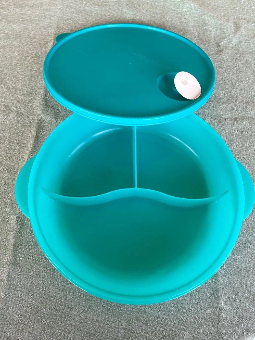 Tupperware Divided Plate with Lid